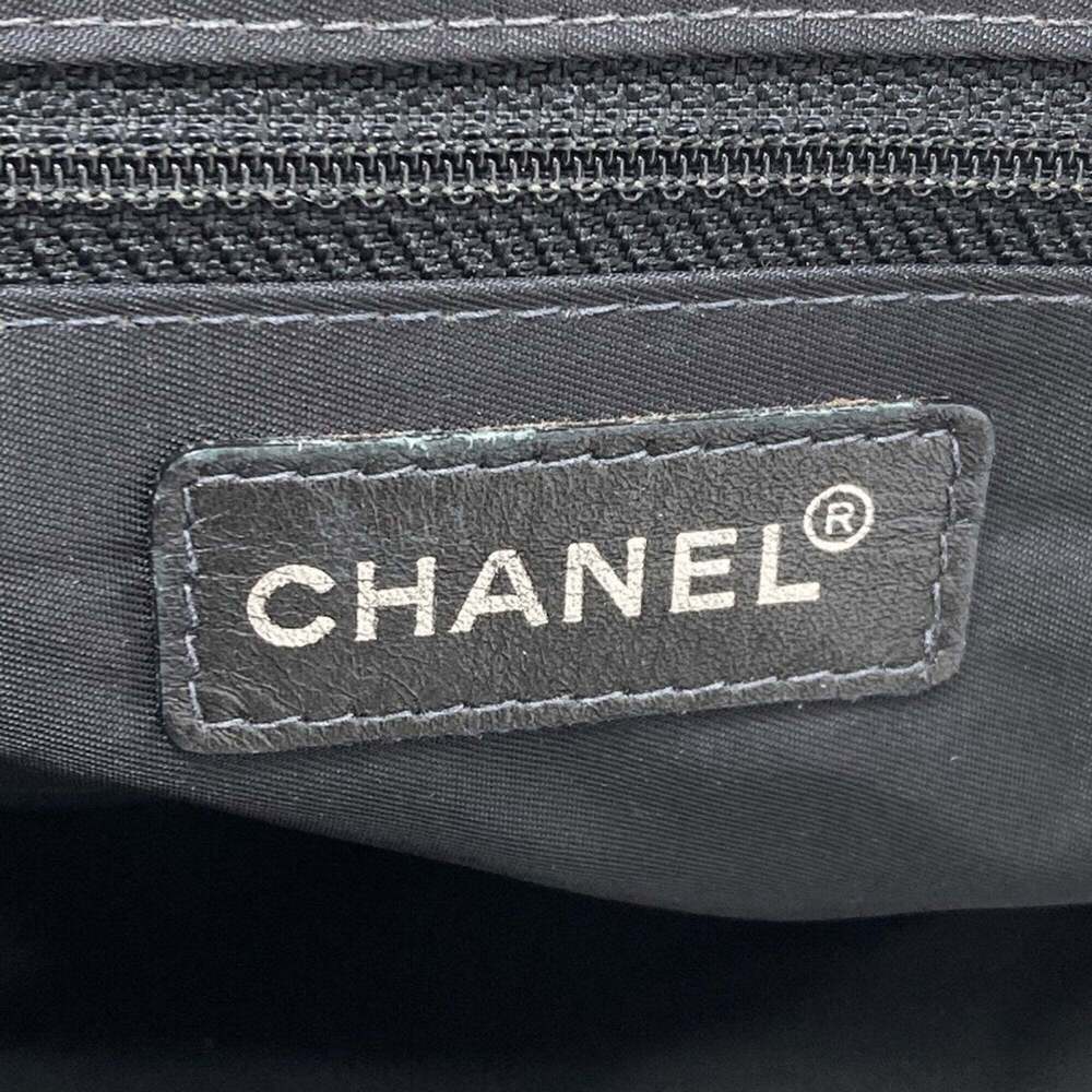 CHANEL Black Tote Bag - Picture 6 of 16